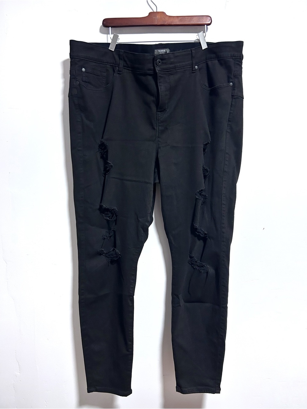 Torrid Bombshell Skinny Jeans Black Distressed Size Women’s 28 Tall 28XT
